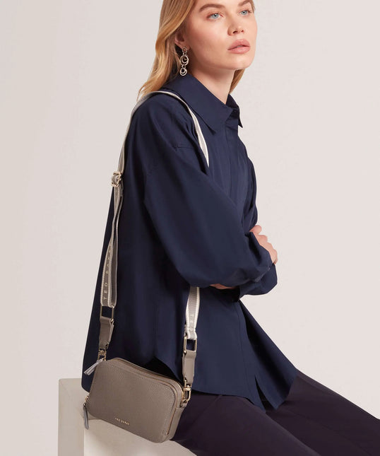 Ted Baker – Soocon Crosshatch – Große Icon-Tasche